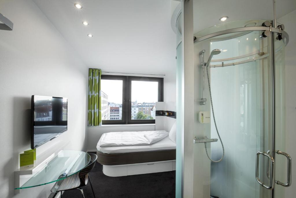 Kopenhag konaklama bütçe dostu Wakeup Hotel odası